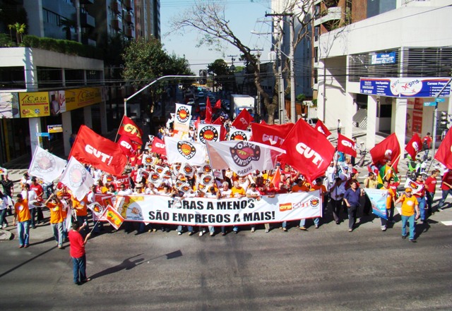 Centrais e trabalhadores de Curitiba se mobilizam pela redução da jornada para 40h